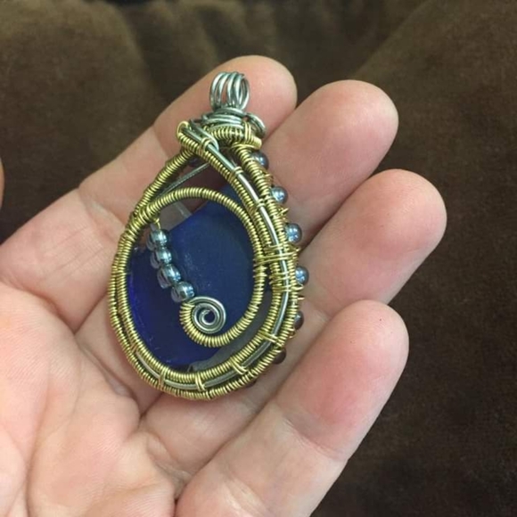 🇨🇦Beach Glass Pendant - Picture 2 of 3